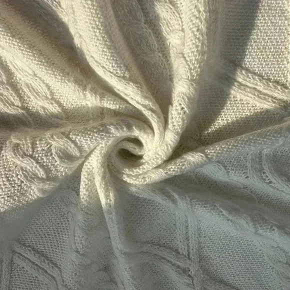 White Casual Women's Deep Round Neck Cable Knit Loose Pullover Sweater - Picture 3 of 7